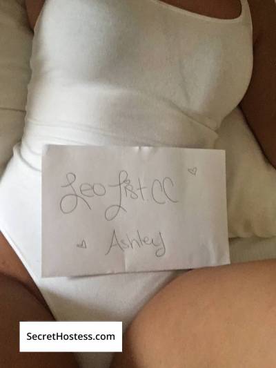 24 year old Asian Escort in Kitchener Bronzed babe