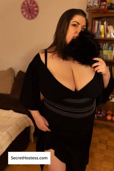 35 Year Old Asian Escort Montreal - Image 5