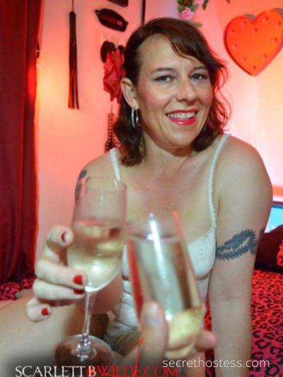 43 Year Old Brunette Australian Escort in Newtown - Image 8