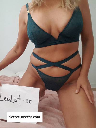 48 Year Old Asian Escort Ottawa - Image 3