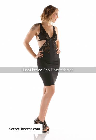 32 Year Old Asian Escort Vancouver - Image 1