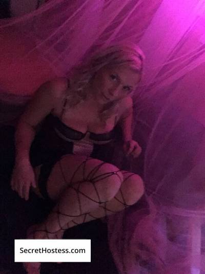 31 Year Old Asian Escort Calgary Blonde - Image 8