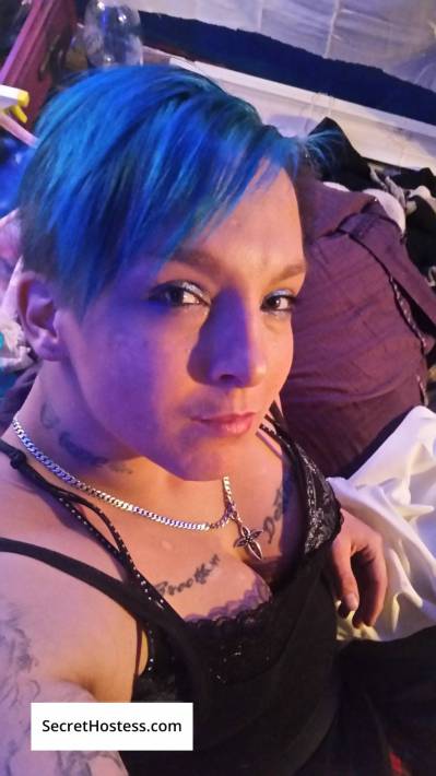 30 year old Asian Escort in Edmonton I'm addictive and highly intoxicating you just have to 