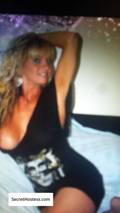 48 year old Asian Escort in Ottawa Experienced Playful Playmate