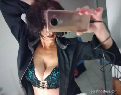 45 year old Asian Escort in Labrador Gold Coast YOUR COUGAR ULTIMATE GFE Better in the FLESH