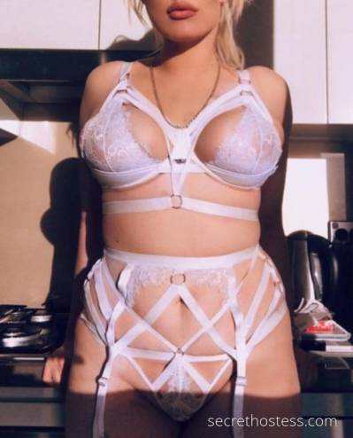 23 year old Escort in Sydney Book your spot now Kinky MILF here for you