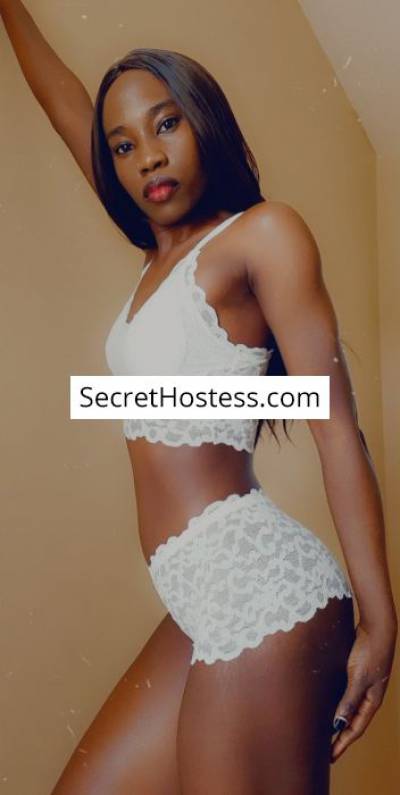 22 Year Old Ebony Escort Riyadh Black Hair Black eyes - Image 1