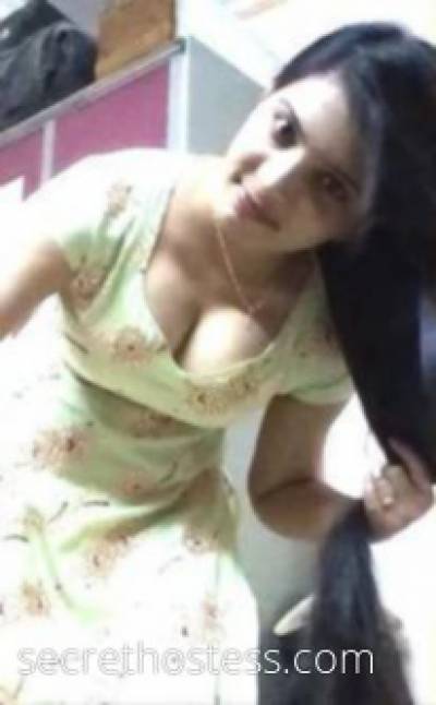 22 year old Escort in Narre Warren Melbourne horng girl with good GFE services &amp; crearn /pie