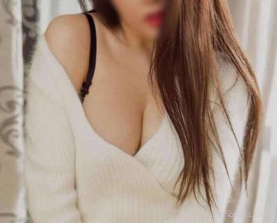 25 year old Thai Escort in Athol Toowoomba New to Toowoomba very good but oil deep. rub your body 