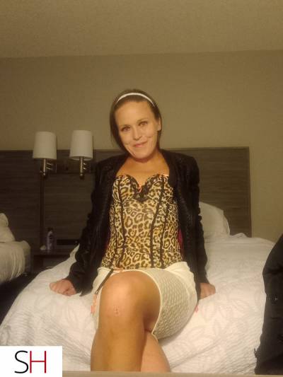 0 year old Asian Escort in Calgary Maddy gives the real Porn Star Experience