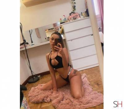 19 year old Asian Escort in Ilford Essex DENISA BARKINGSIDE TOP VIP HIGH-CLASS ESCORTS, Agency