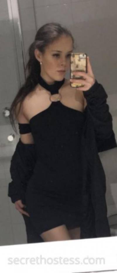 22 year old Escort in Melbourne Lara is Touring Melbourne THIS WEEK ONLY