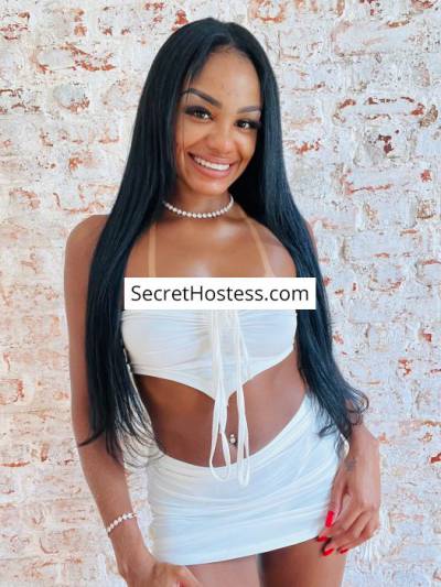 24 Year Old Latin Escort Hannover Black Hair Black eyes - Image 5