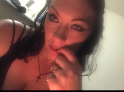 41 year old Australian Escort in Applecross Perth I ho, I ho, it's off to work to blow! Naughty Aussie 