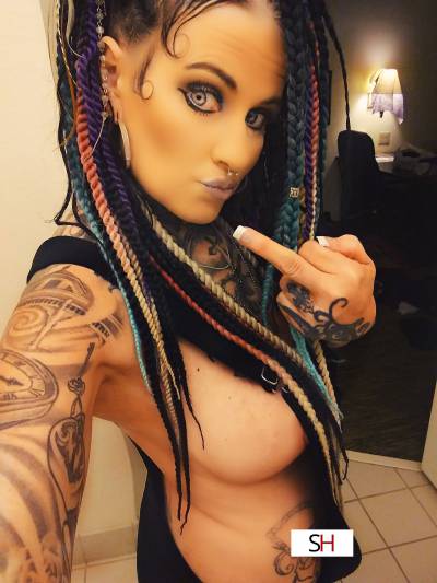 GypsyGirlxxx - Sexy tattooed pierced 36DD in Lansing MI