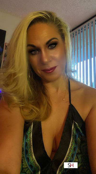 40 year old White Escort in Reno NV Bailey - UNFORGETTABLE BROWN EYED BEAUT