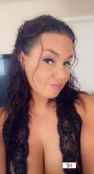 39 Year Old Caucasian Escort Las Vegas NV Brunette - Image 1