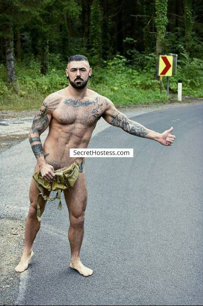 32 year old Spanish Escort in Brighton MrJayGee