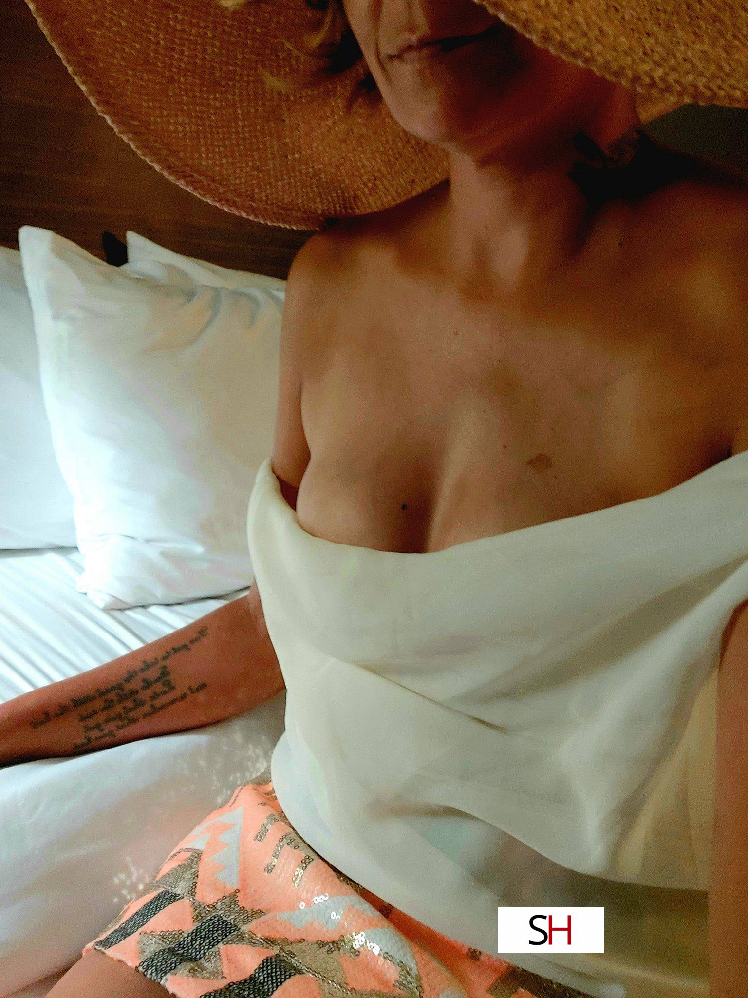 20Yrs Old Escort Size 8 161CM Tall Des Moines IA Image - 4