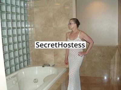 45 Year Old Caucasian Escort Seattle WA Brunette - Image 2