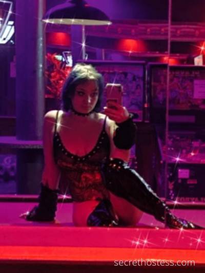 Young goth girl Pearl – 22 in Melbourne