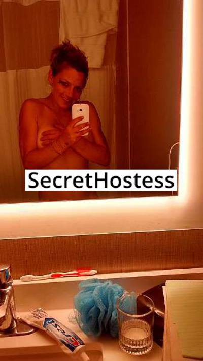 30 Year Old Caucasian Escort Los Angeles CA Brunette - Image 1