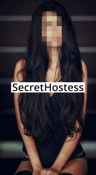 41 Year Old Caucasian Escort Seattle WA Brunette - Image 1