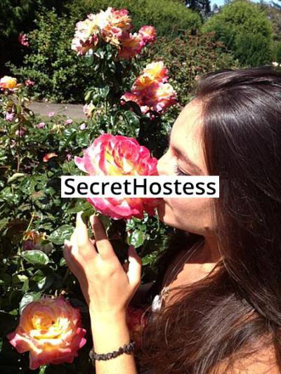 41 Year Old Caucasian Escort Seattle WA Brunette - Image 1