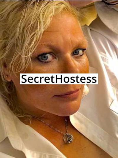 45 Year Old Caucasian Escort Chicago IL Brunette - Image 2