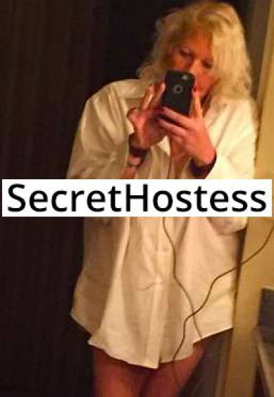 45 Year Old Caucasian Escort Chicago IL Brunette - Image 4