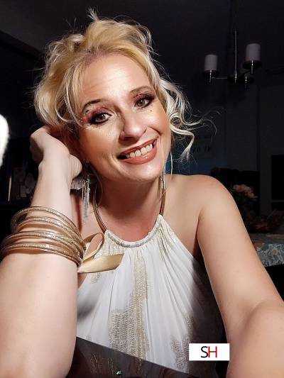 40 year old Caucasian Escort in Orlando FL Cammy James - Class and Sophistication