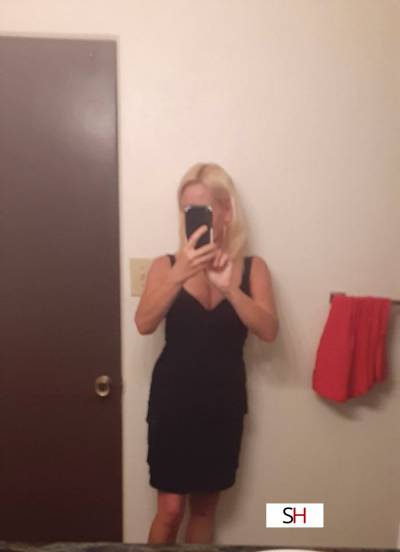 Jessica Lee - Available for in/out in STL in St. Louis MO