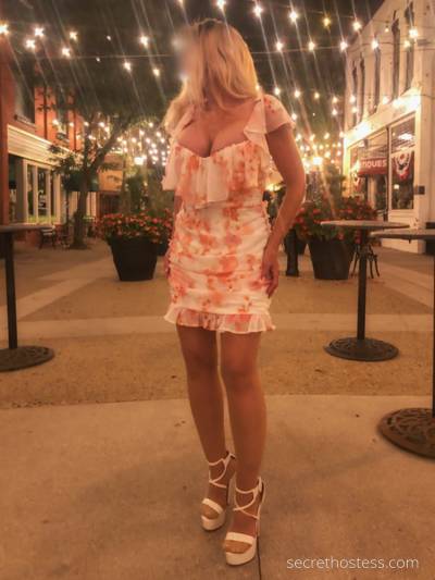 Escort Size 28 167CM Tall Detroit MI Image - 4