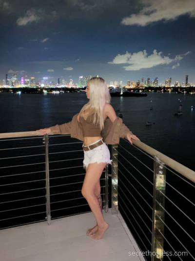 Escort 165CM Tall Miami FL Image - 1