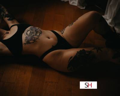 27 Year Old Caucasian Escort Calgary Green eyes - Image 3