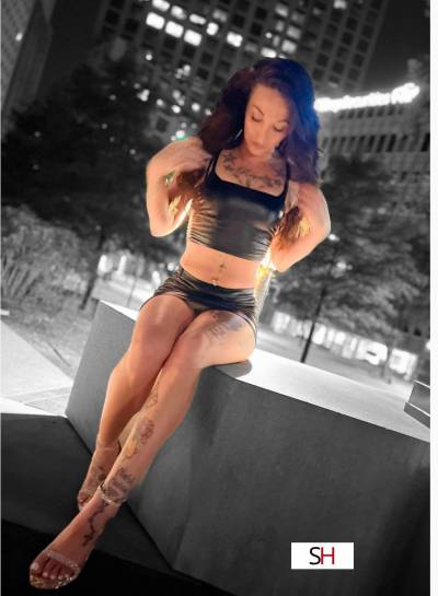 30 Year Old Portuguese Escort Charlotte NC Brunette Hazel eyes - Image 1