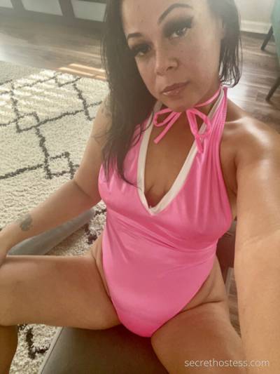 Lilly Escort 172CM Tall Cleveland OH Image - 2