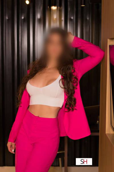 20 Year Old Italian Escort Washington DC Brunette - Image 1