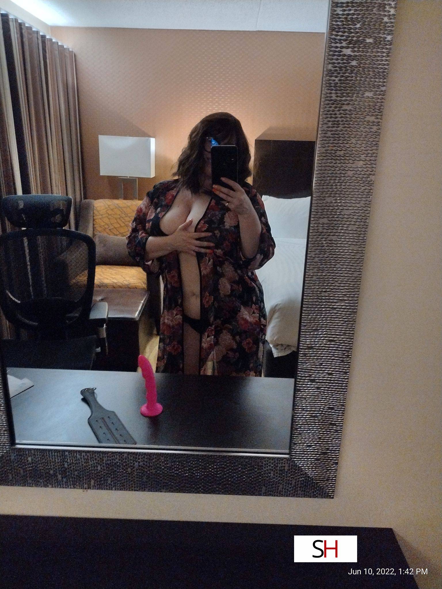 40Yrs Old Escort Size 6 154CM Tall Toronto Image - 1