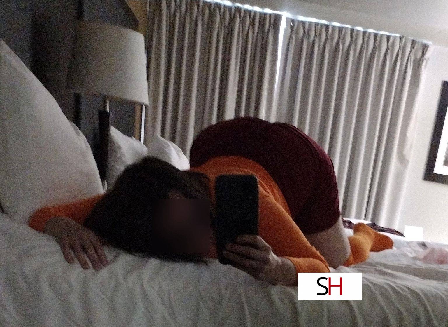 40Yrs Old Escort Size 6 154CM Tall Toronto Image - 2