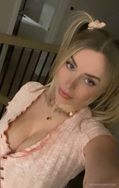 26 year old Escort in Kitchener I'm available for both incall and outcall services no 