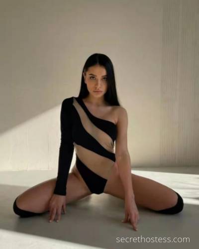 26 year old Escort in Sydney I'm at my horny age.let's play together