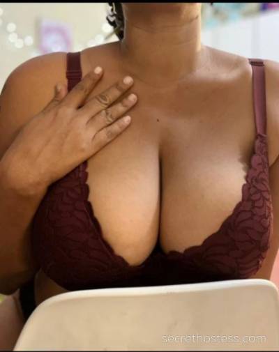 29 year old Islander Escort in Cairns Sunday special 80 bucks uncovereddd oral