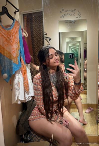 24 year old Hispanic Escort in Martinsburg WV 