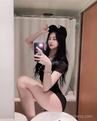 20 year old Escort in Melbourne Top Class 20 Yrs Uni Student julia Extreme service Beautiful