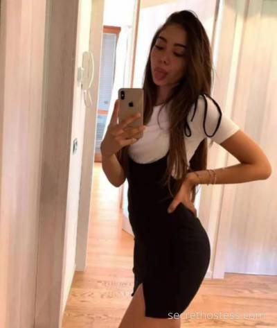 19 year old Escort in Sydney party animal.best deep through ever