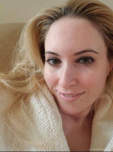 25 year old Escort in Chattanooga TN Female escort