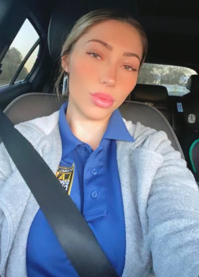 33 year old Escort in Cincinnati OH Dinner ? night out, bills on me...?am not a prostitute