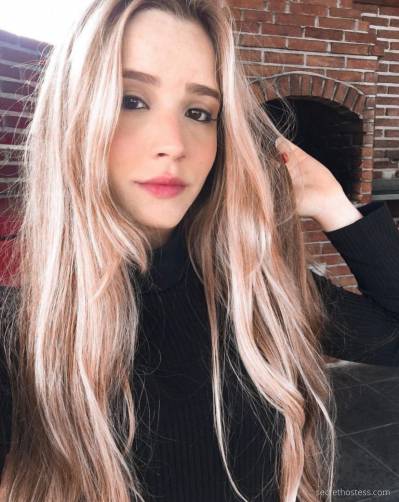 24 year old Escort in Cincinnati OH one hour 100 dollars available 24 hours?? whatsapp or 