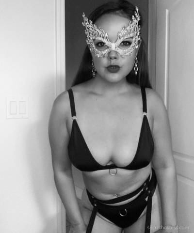 28 year old Asian Escort in Cincinnati OH Cute escort here